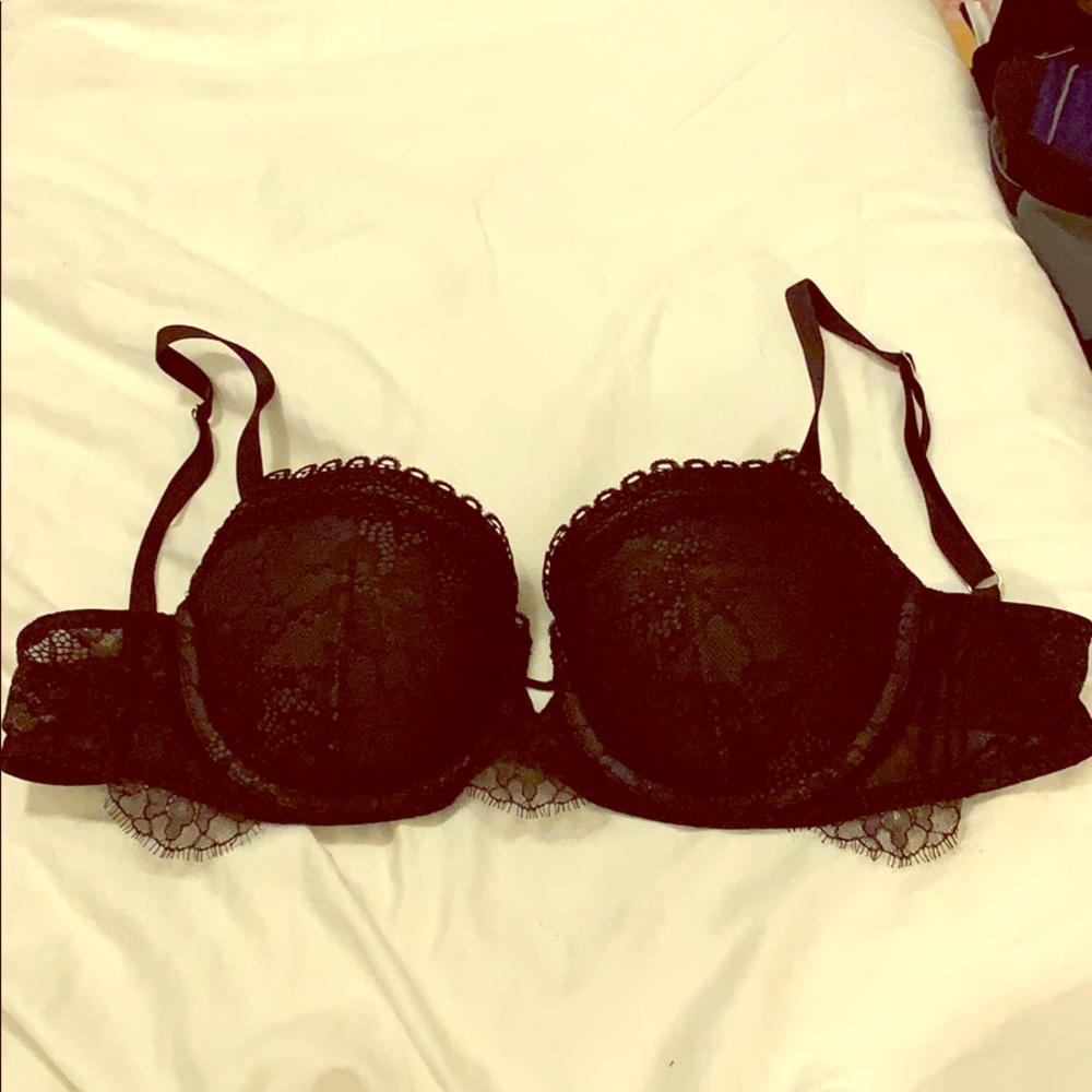 Victoria’s Secret very sexy black lace bra 36D